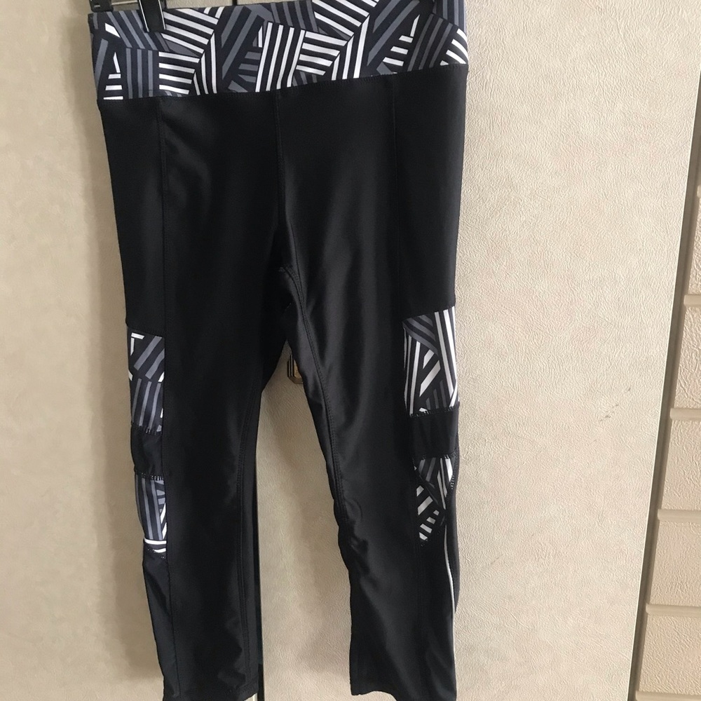 Ladies/ juniors adore me leggings. Like new